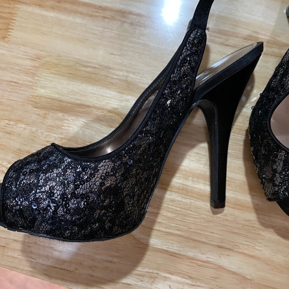 Touch of Nina high heels black lacy design - Picture 2 of 7